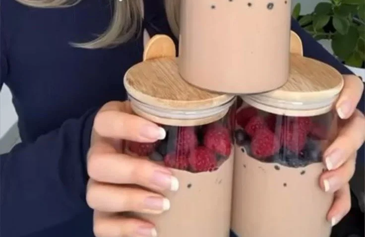 Day 1 Healthy Quinoa Bowl 4 Healthy quinoa bowl with colorful vegetables and toppings