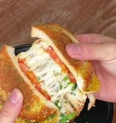 Low-Calorie High-Protein Breakfast Sandwich